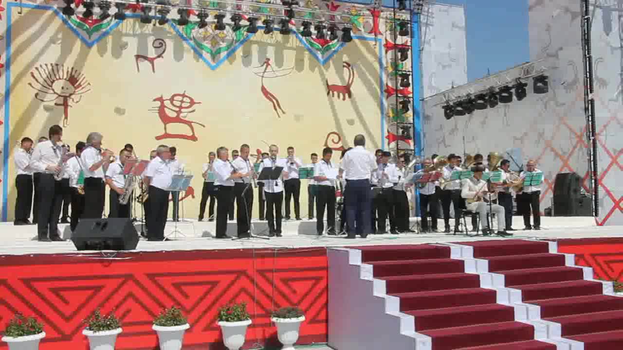 Атай Огомбаевдин "Маш ботой" күүсү оркестр жана комузчунун аткаруусунда