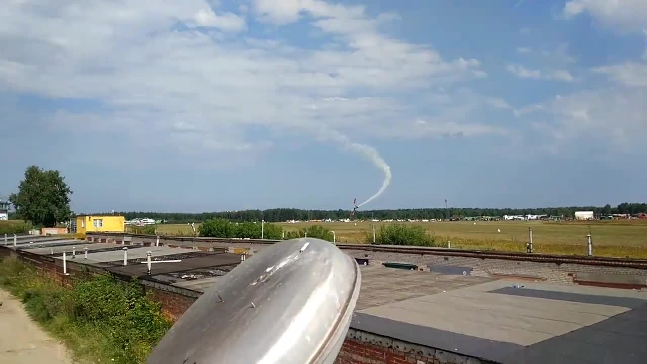 Шоу жүрүп жатканда АН-2 учагы жарылып кетти