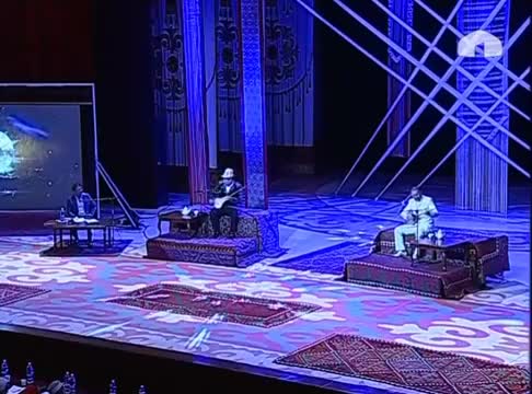  Идирис Айитбаев кыргыз-казак айтышында чет тилдеринде төктү