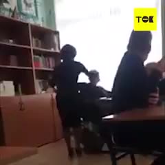 Мугалим окуучуну сабап...