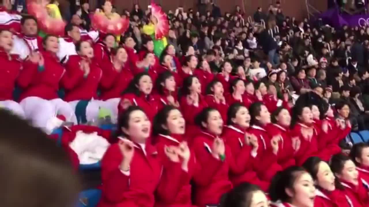 Кышкы Олимпиада оюндарына Түндүк Кореядан келген оп-окшош күйөрмандар