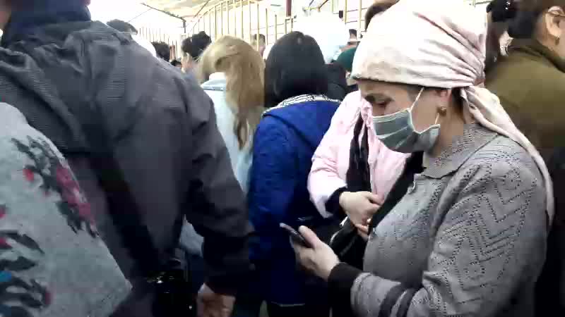 Товары күйүп кеткен сатуучулар өз ара чырдаша кетишти