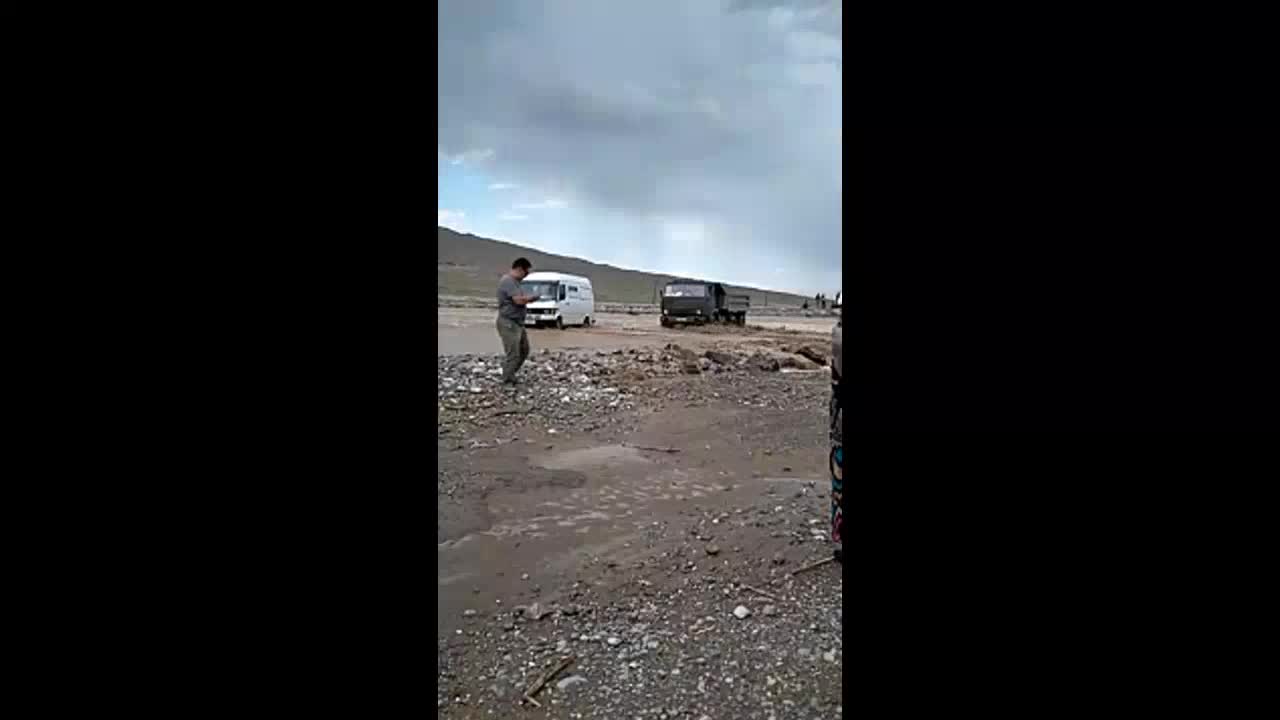 Лейлекте жааган катуу жаандан сел коркунучу жаралууда 