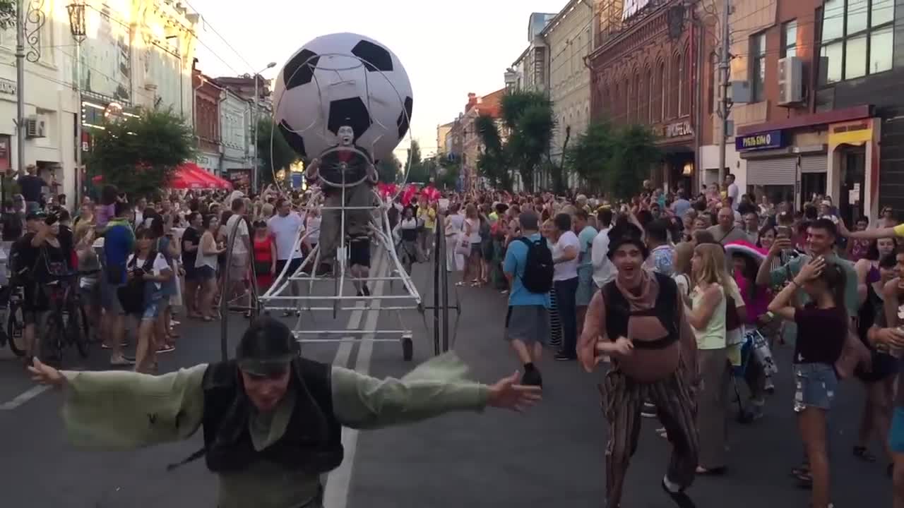 Самарада бразилиялыктардын карнавалы өттү