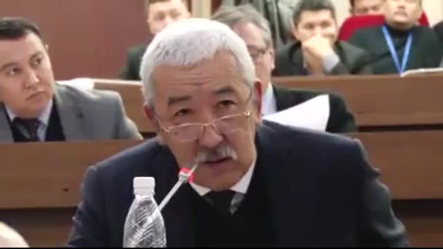 Исхак Масалиев: "Экс-президенттерди жоопко тартууга жолтоо болгон баш мыйзамдагы беренелерди жокко чыгарып жатабыз"