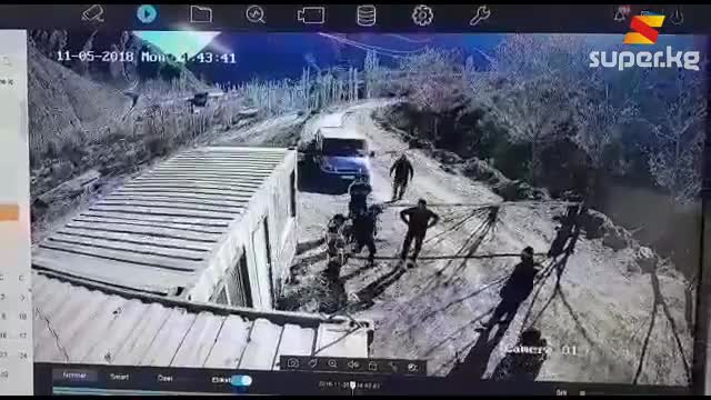 Терек-Сайда кайтаруу кызматынын өкүлдөрүнө жергиликтүү эл кол салды
