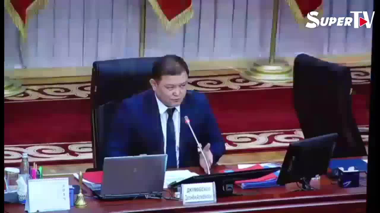 Бабановго козголгон кылмыш иштери тууралуу маселени кароого каттоодон өткөн 95 депутаттын 26сы гана добуш берди