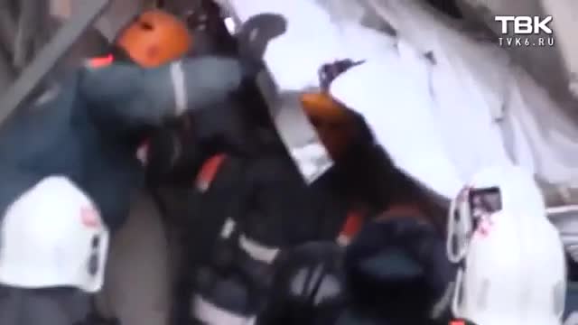 Магнитогорск шаарындагы кырсык: Уранды алдында 35 саат жаткан 11 айлык бала аман калды