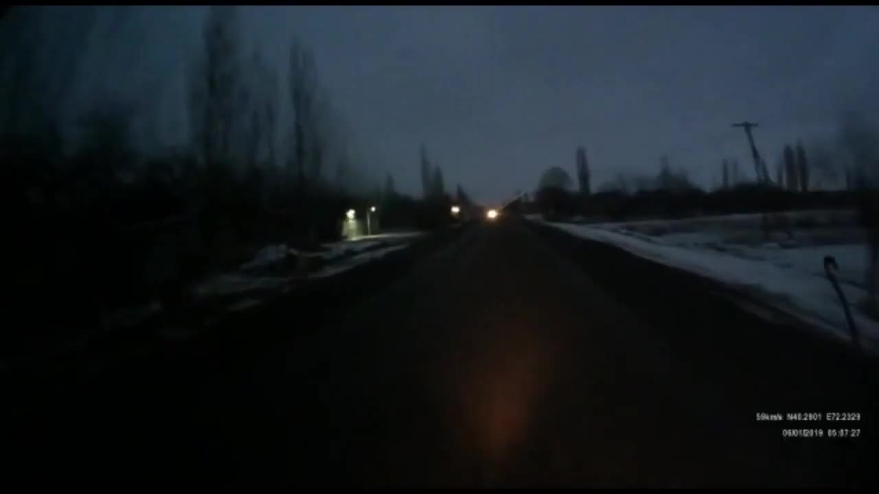 Ошто жеңил унаа менен жүк ташыган унаа кагышып үч адам каза болду 