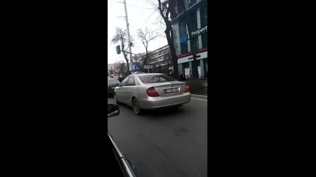 Бишкектеги "Манас" кең көчөсүндө жол кырсыгы катталды