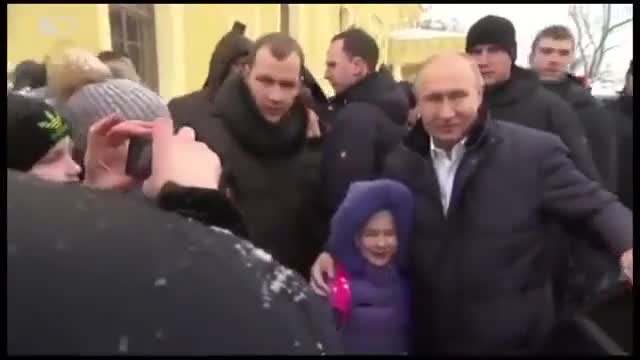 Путин кичинекей кыздын көңүлүн алды 