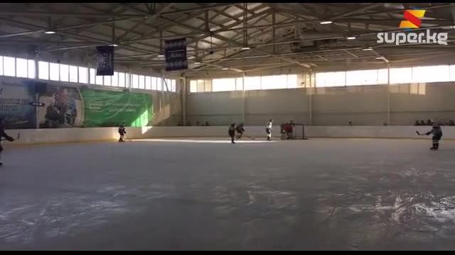 Бишкекте ардагерлер арасында хоккей боюнча мелдеш өттү. Нарын-Ат Башы