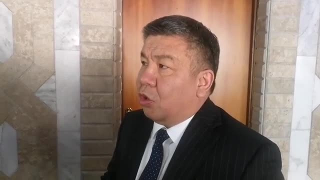 Алмамбет Шыкмаматов: "Текебаев күчтүү саясатчы"