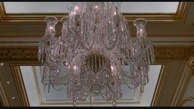 Канададагы телеканал "Үйдө жалгыз 2" тасмасында Дональд Трамп катышкан кадрды кесип салышкан