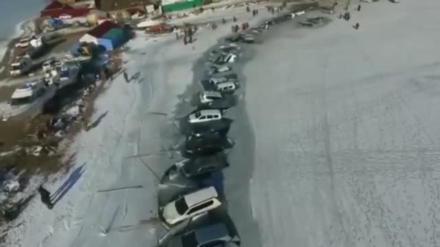 Владивостокто 30 чакты унаа суу түбүнө түшүп кетти