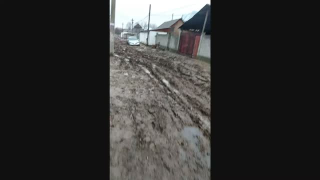 Ак-Тилек жаңы конушунун көчөлөрүндө абал мышык ыйлагыдай