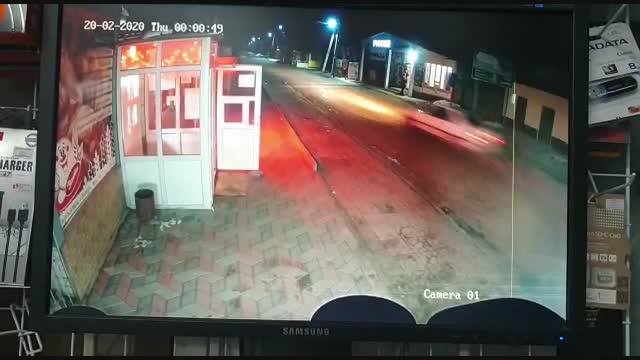 Айдоочу рулга ээ боло албай унаасы менен БЧКга түшүп кетти