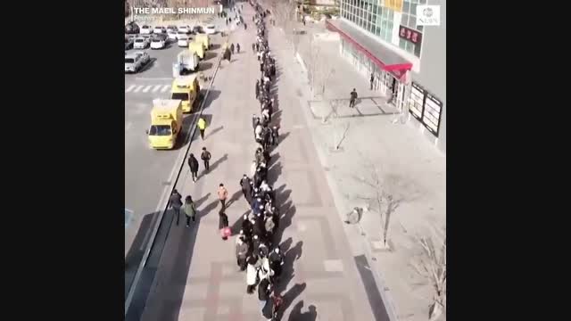 Түштүк Кореяда медициналык бет кап үчүн кезекке турушууда