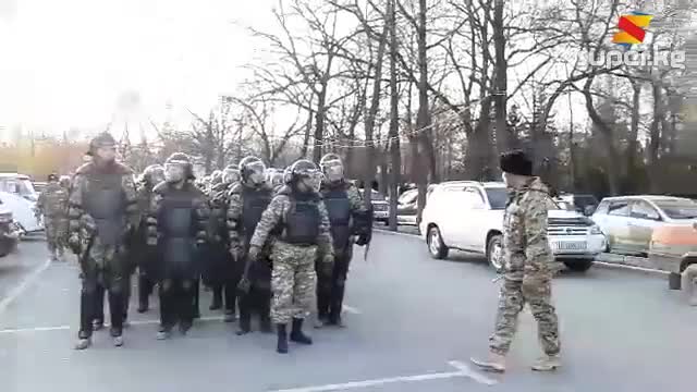 Ак Үйдүн "Панфилов" сейил багы тарабында күч түзүмдөрү даярдык көрүп жатат