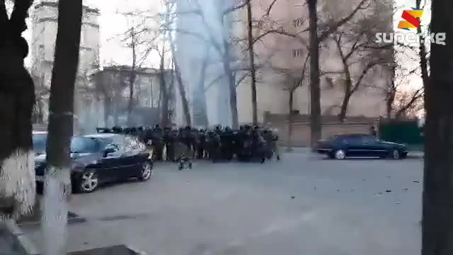 Садыр Жапаровду колдоо митингинен көз ирмемдер