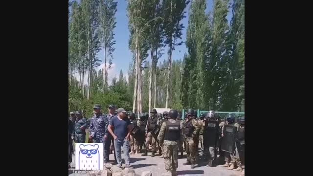 Баткенге келген Боронов элдин үнүн уккан жок деп тургундар нааразы