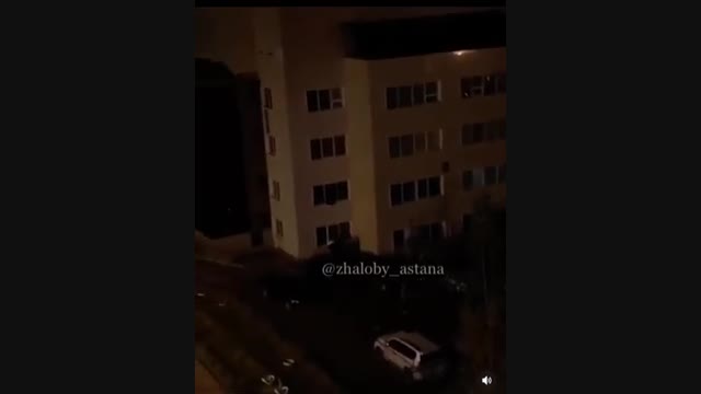 Казакстанда караокеге барып, карантин эрежесин бузгандар полициядан качып экинчи кабаттан секирди 
