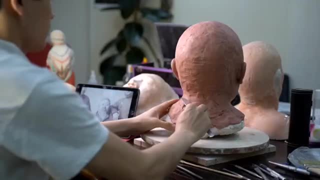 Казак скульптору силикондон казактын улуу акыны Абай Кунанбаевдин образын жасады