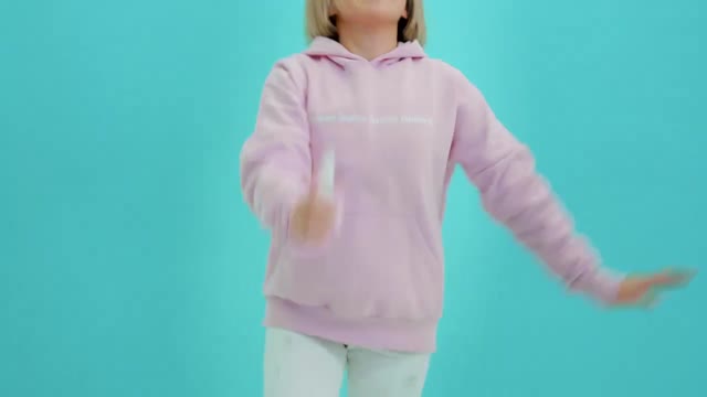 Ырчылар жана ыктыярчылар бет кап тагынууга чакырат