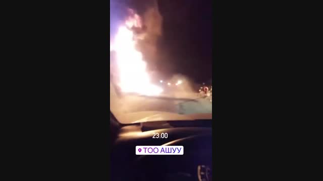 Төө-Ашууда жүк ташыган унаа толук күйүп кетти