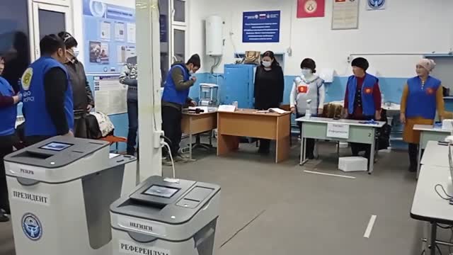 Кочкордун Кара-Күңгөй айылында шайлоо аксакалдын батасы менен ачылды
