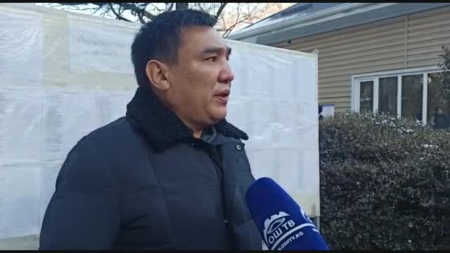 Ош шаарынын мэри: "Күн сууктугуна байланыштуу адамдардын шайлоого келүүсү аз болуп атат"
