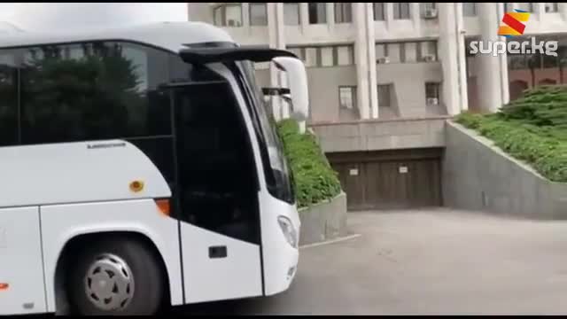 Жогорку Кеңештин депутаттары "Ала-Арчага"  кетишти