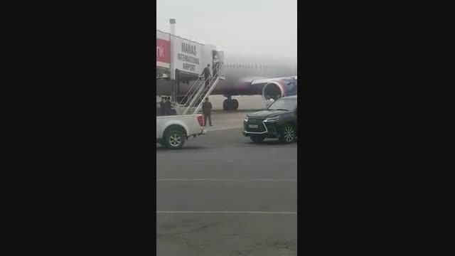 Аскар Акаевдин учактан түшүп жаткан видеосу 
