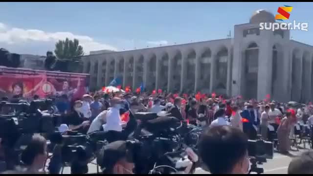 Спортчуларды борбордук аянттан тосуп алуу аземи