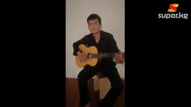 Нурлан Насиптин "Аяйым" ырын катыра аткарган окурман