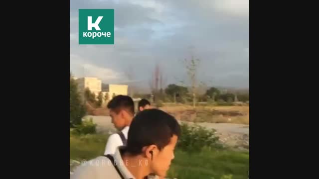 Жеңил унаа оодарылып кетти