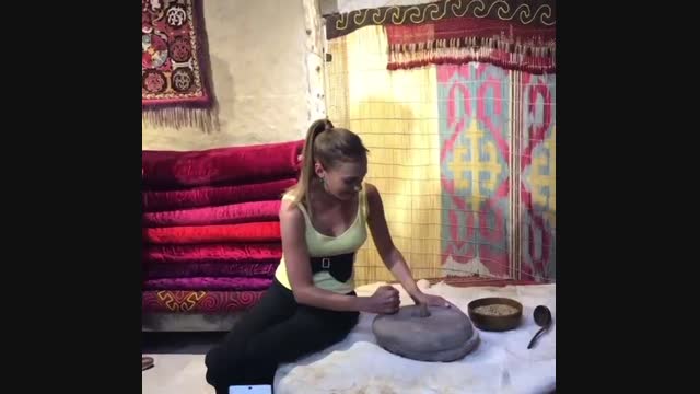 Мерьем Узерли жаргылчак тартып көрдү