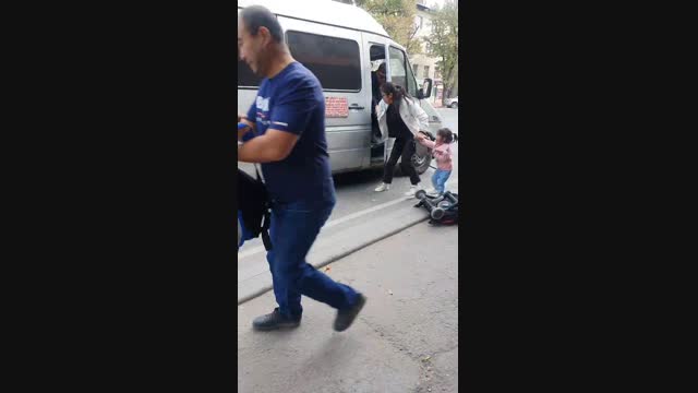 Айдоочу коляскасы менен эне-баланы маршруткага салбай койду