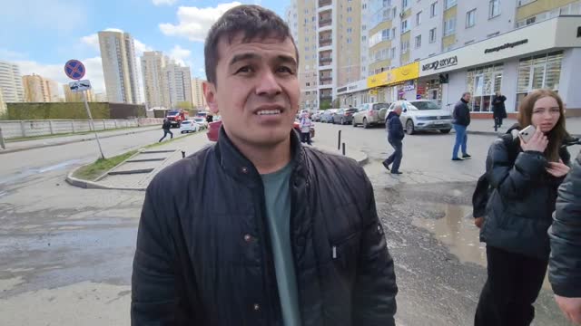 Кыргызстандык таксист Екатеринбургда адамды куткарып калды