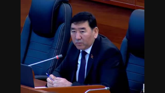 Депутат Оштогу бир айылдын 100 пайыз үйлөрү бузулу алдында турганын айтты 