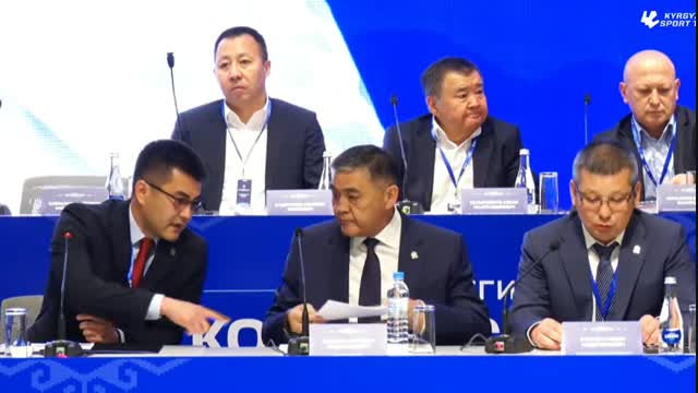 Камчыбек Ташиев Кыргыз футбол бримдигинин жыйынына катышууда