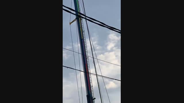 Испанияда аттракцион кулап, адамдар жабыркады