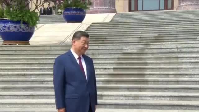 Трамп менен Си Цзиньпин кайсы тилде сүйлөшүштү?