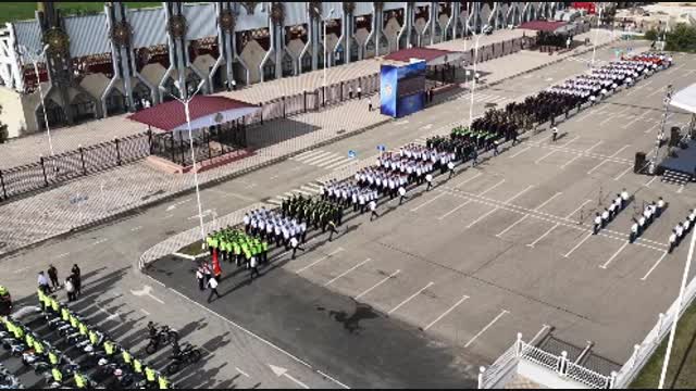 Жоокерлер, атчандар, мопед айдагандар... Чолпон-Атада парад болду