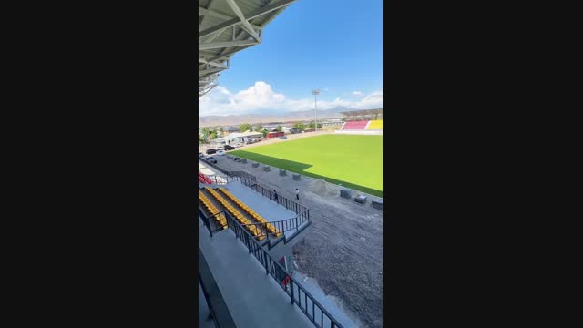 Министр Токмоктогу жаңы стадиондун курулушун текшерди