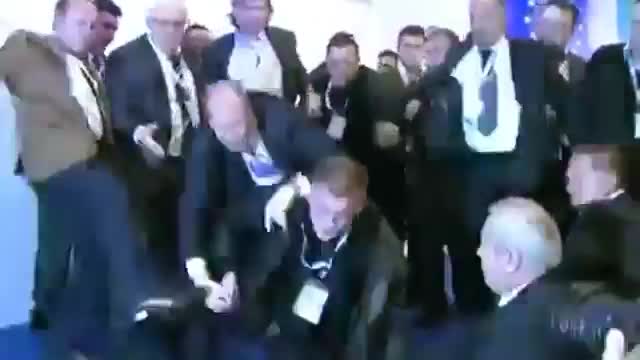 Болгарияда турк политигине кол салды