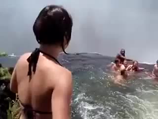  Аябай коркунучтуу сууда сүзүү!!!