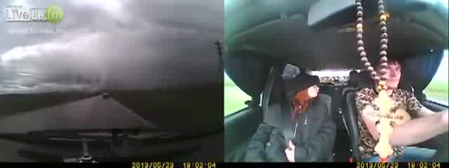 Таксистке кол салышты!