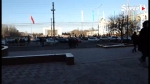 Милиция аянттан 2 автобус кишини салып кетти. Аянтта топтошкон эл калган жок