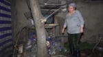 Балдар үйүндө чоңойгон эне: “Желим бөтөлкө чогултуп, 4 баламды багам”